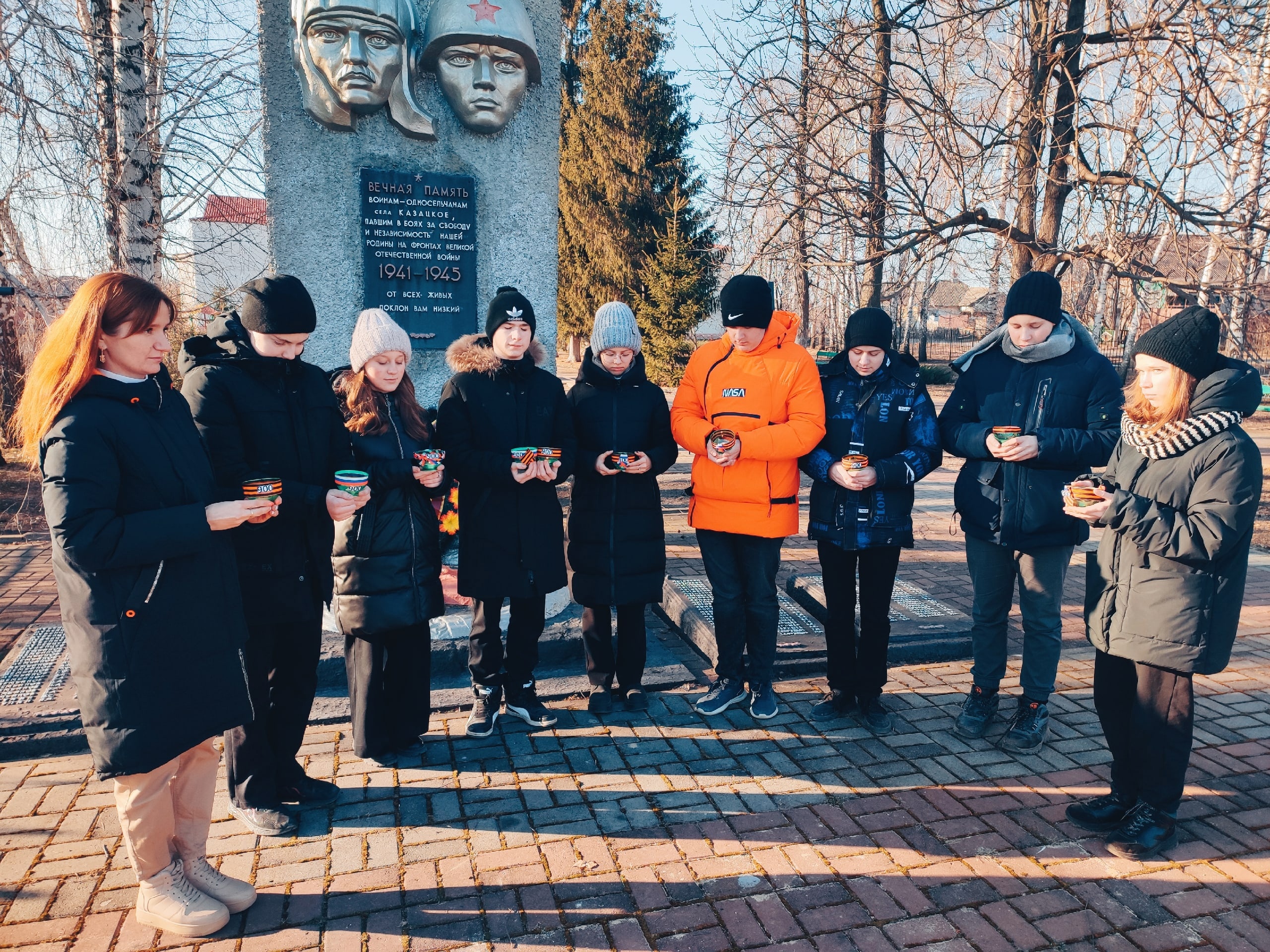 День полного освобождения Ленинграда от фашистской блокады и международный День памяти жертв Холокоста.