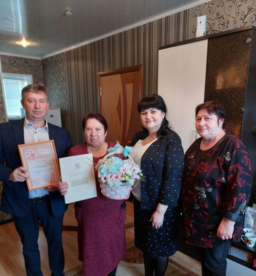 Коллектив школы поздравляет Екатерину Яковлевну.